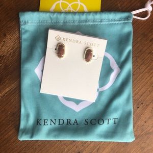 Kendra Scott ‘Ellie’ earrings in Goldstone